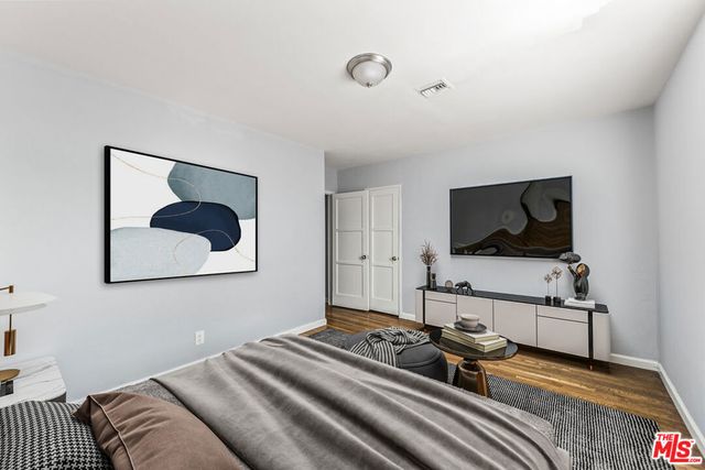 8102 Norwich Avenue, Los Angeles, CA 91402