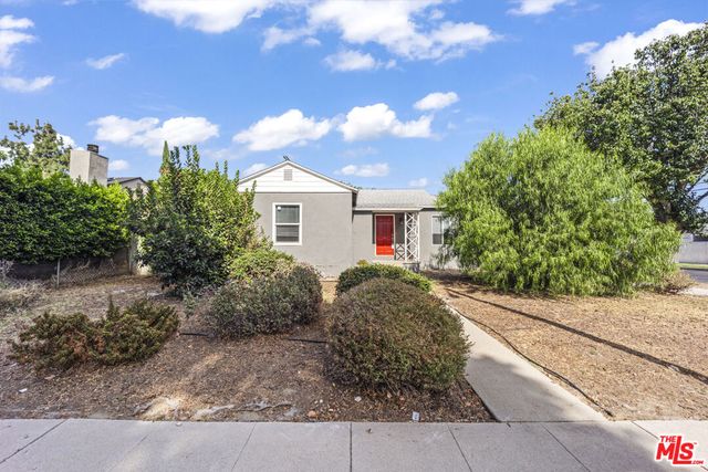 8102 Norwich Avenue, Los Angeles, CA 91402