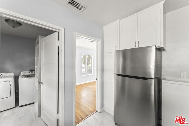 8102 Norwich Avenue, Los Angeles, CA 91402