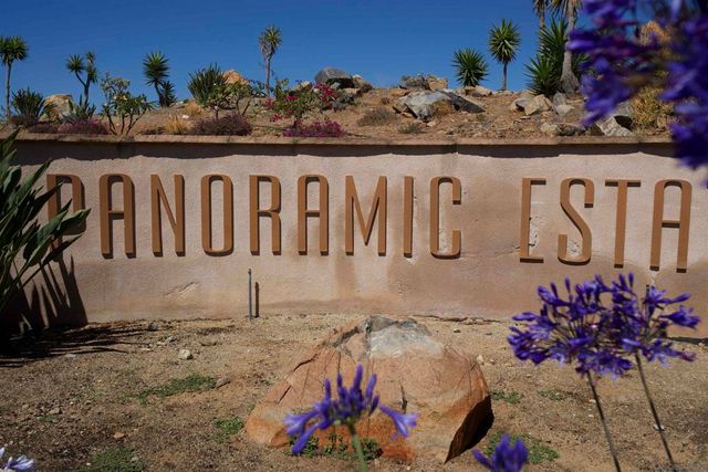 2220 Panoramic Dr., Vista, CA 92084
