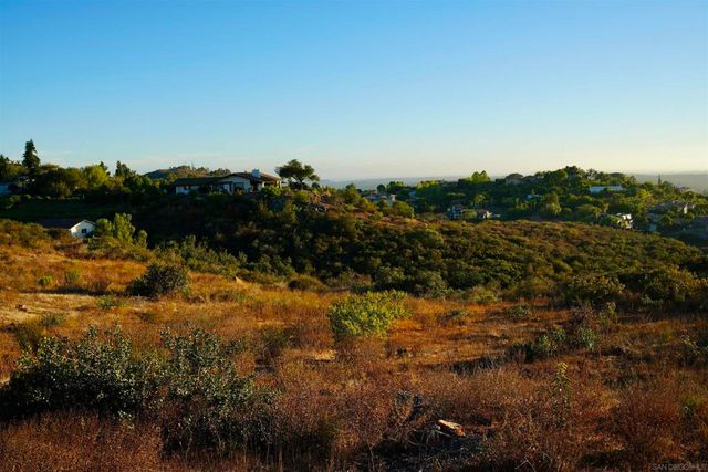 2220 Panoramic Dr., Vista, CA 92084