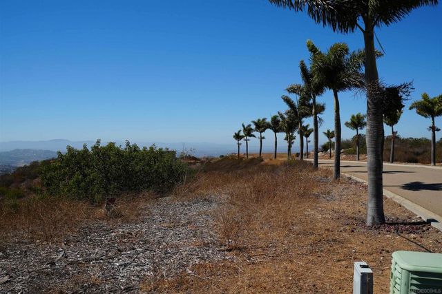 2220 Panoramic Dr., Vista, CA 92084