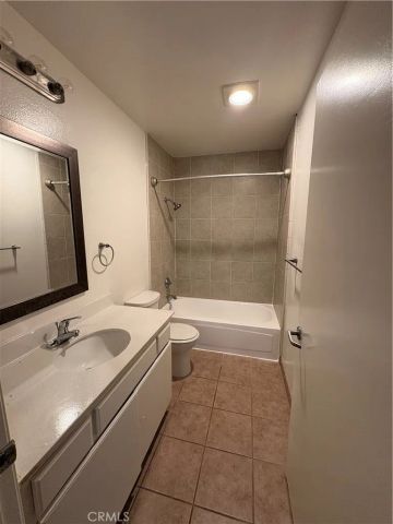 5060 Kester Avenue 103, Sherman Oaks, CA 91403