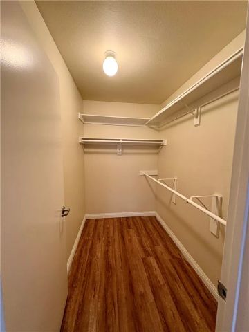 5060 Kester Avenue 103, Sherman Oaks, CA 91403