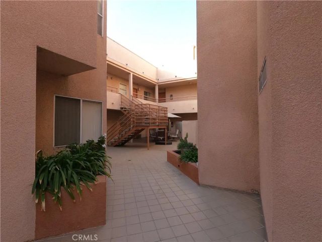 5060 Kester Avenue 103, Sherman Oaks, CA 91403