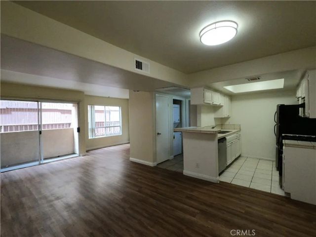 5060 Kester Avenue 103, Sherman Oaks, CA 91403