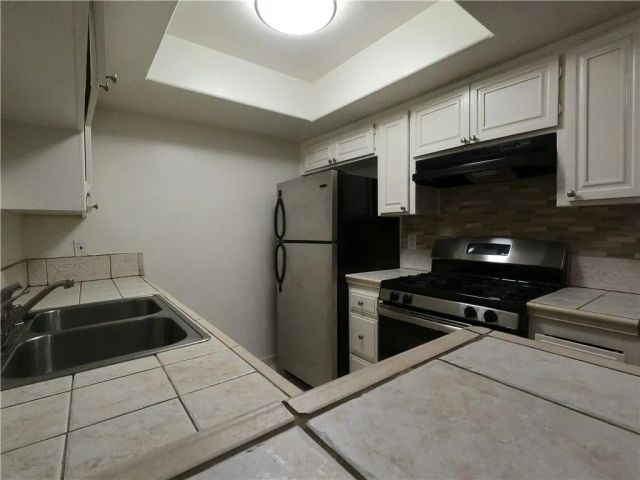 5060 Kester Avenue 103, Sherman Oaks, CA 91403