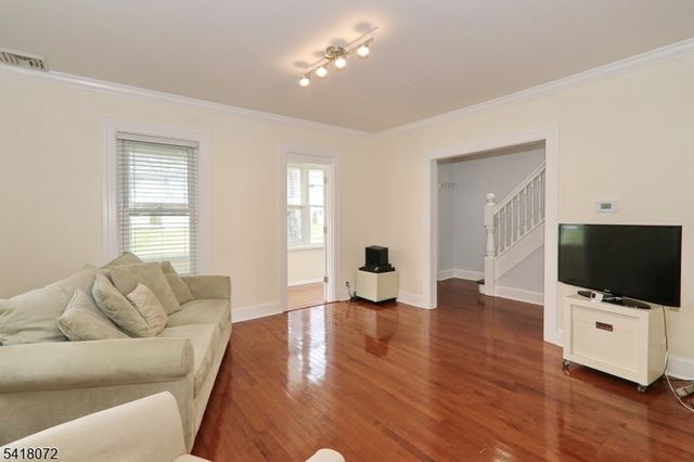 28 Glenside Ave, Summit City, NJ 07901