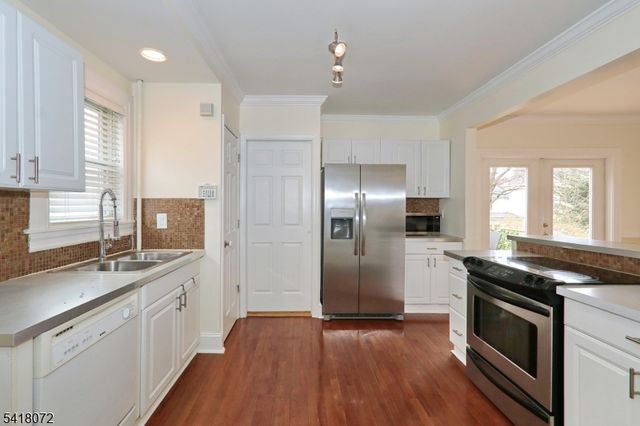 28 Glenside Ave, Summit City, NJ 07901