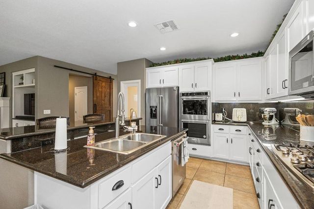 3364 Silverwood St, Escalon, CA 95320