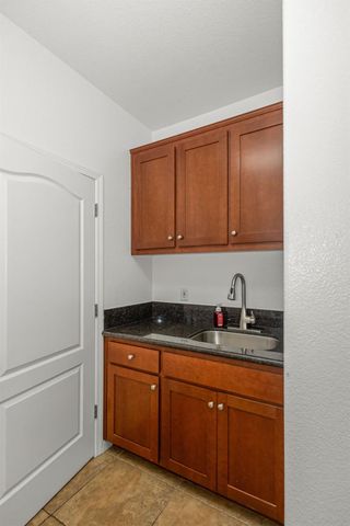 3364 Silverwood St, Escalon, CA 95320