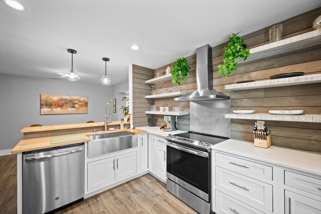 5016 Alpha Street, North Charleston, SC 29405