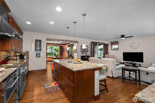 4805 Meriwood Drive NE, Lacey, WA 98516