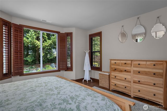4805 Meriwood Drive NE, Lacey, WA 98516
