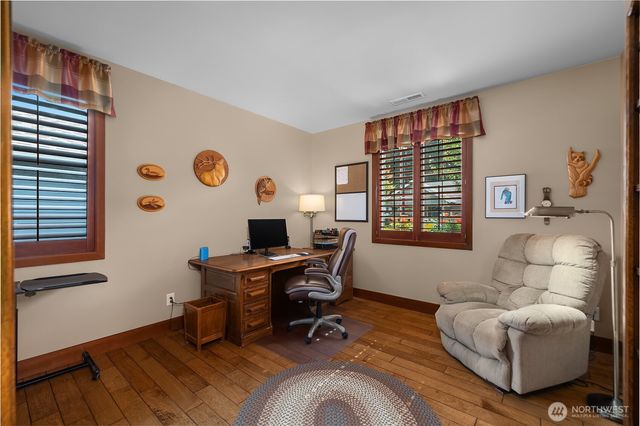 4805 Meriwood Drive NE, Lacey, WA 98516
