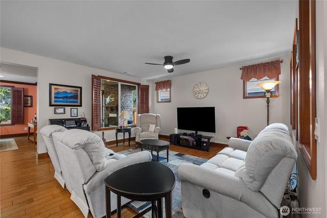4805 Meriwood Drive NE, Lacey, WA 98516