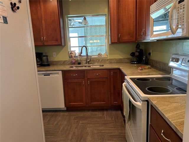 1359 GLENDALE CIRCLE W 214, Sarasota, FL 34232