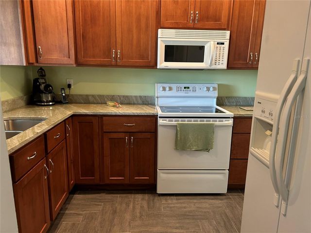 1359 GLENDALE CIRCLE W 214, Sarasota, FL 34232