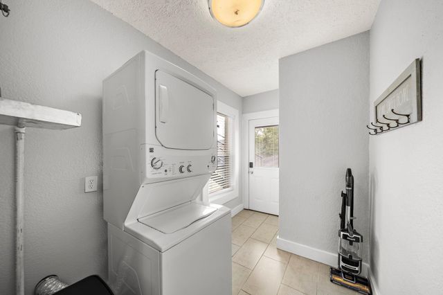 1635 Castle Court, Houston, TX 77006