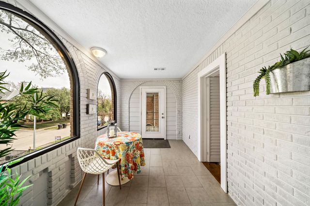 1635 Castle Court, Houston, TX 77006