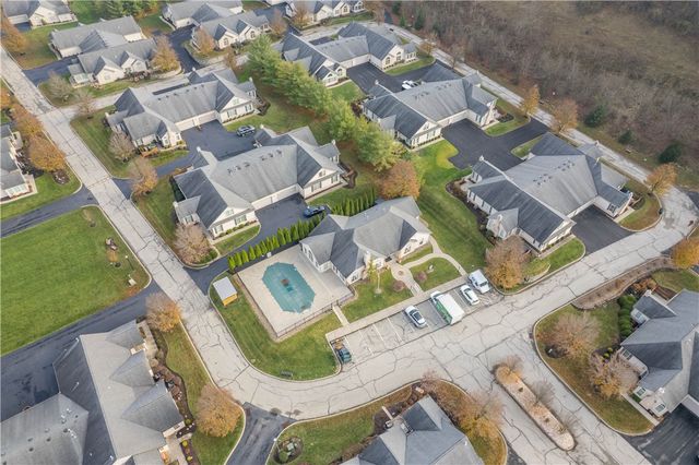 1608 Saint Andrews Dr, South Strabane, PA 15301