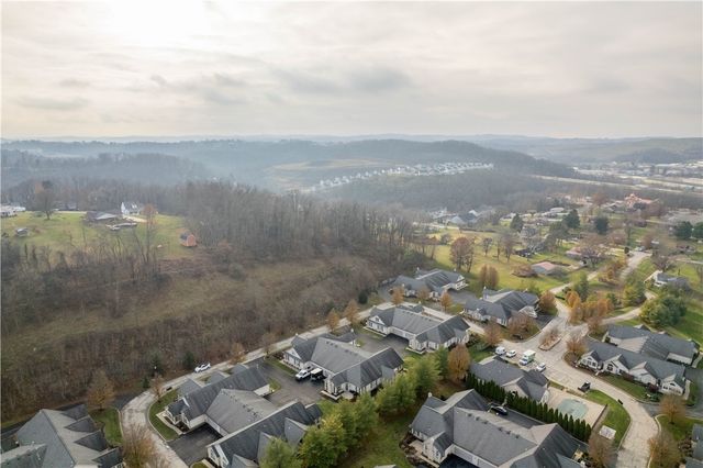 1608 Saint Andrews Dr, South Strabane, PA 15301