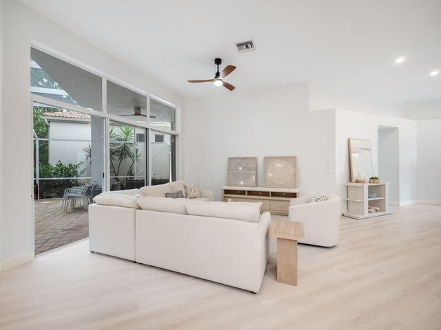 143 Sunset Bay Drive, Palm Beach Gardens, FL 33418