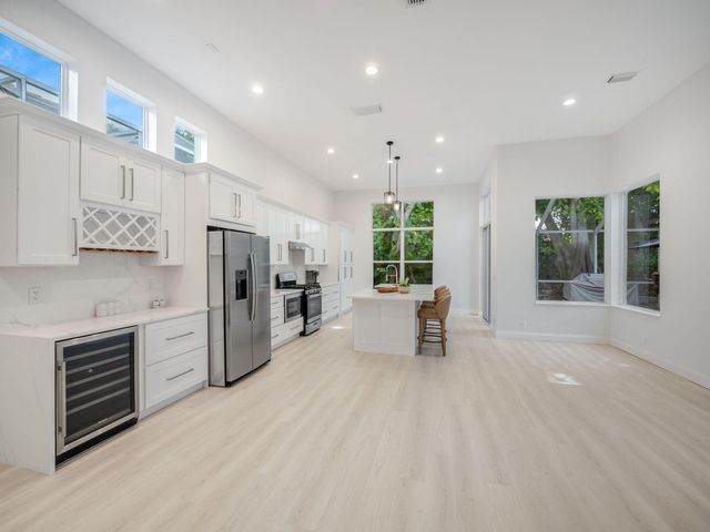 143 Sunset Bay Drive, Palm Beach Gardens, FL 33418