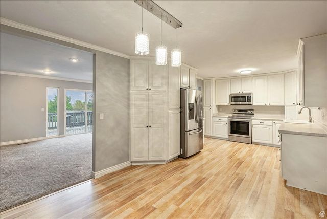 2196 E THISTLEWOOD WAY, Sandy, UT 84092