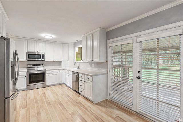 2196 E THISTLEWOOD WAY, Sandy, UT 84092