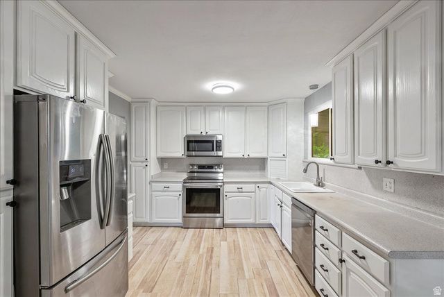 2196 E THISTLEWOOD WAY, Sandy, UT 84092