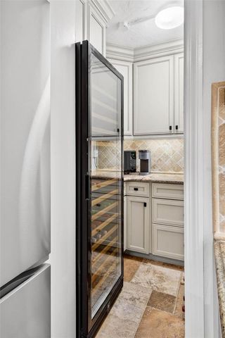 1065 EDEN ISLE BOULEVARD NE 2, St Petersburg, FL 33704
