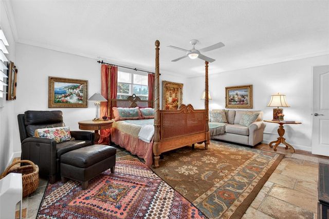 1065 EDEN ISLE BOULEVARD NE 2, St Petersburg, FL 33704