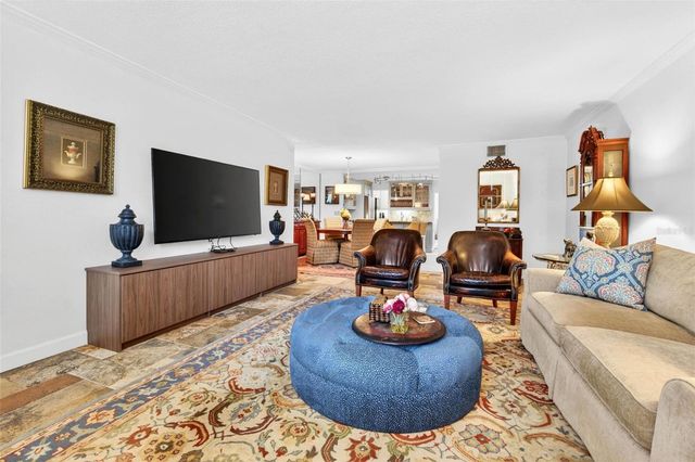 1065 EDEN ISLE BOULEVARD NE 2, St Petersburg, FL 33704