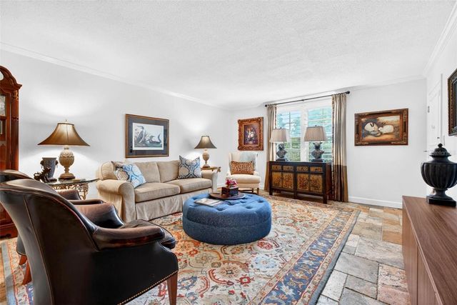 1065 EDEN ISLE BOULEVARD NE 2, St Petersburg, FL 33704