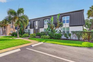 1065 EDEN ISLE BOULEVARD NE 2, St Petersburg, FL 33704