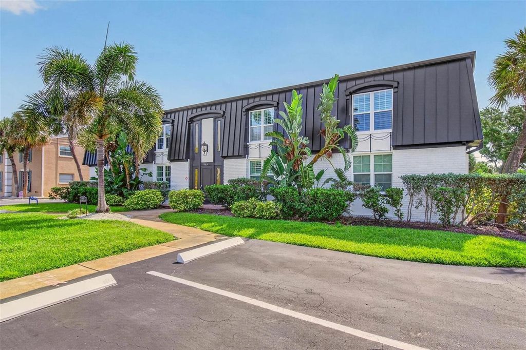 1065 EDEN ISLE BOULEVARD NE 2, St Petersburg, FL 33704
