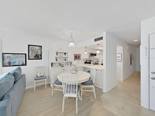 19020 GULF BOULEVARD 8, Indian Shores, FL 33785