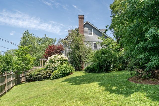 55-B Hancock St, Lexington, MA 02420