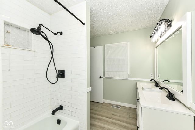 1202 Willow Way, Noblesville, IN 46062