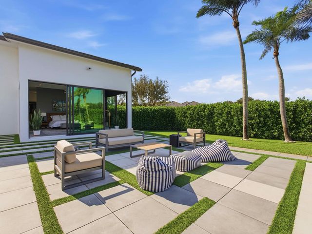 256 Hamlet Drive, Delray Beach, FL 33445