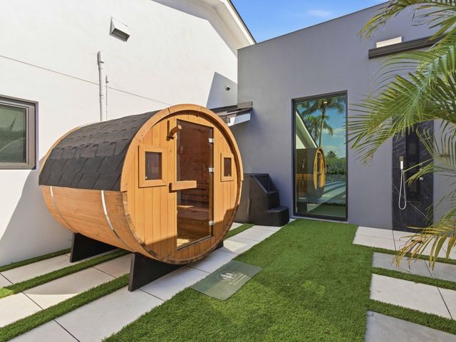 256 Hamlet Drive, Delray Beach, FL 33445