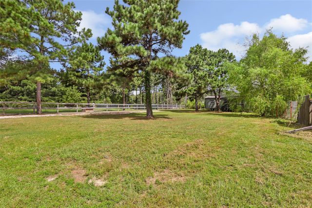 1031 County Road 3404, Cleveland, TX 77327