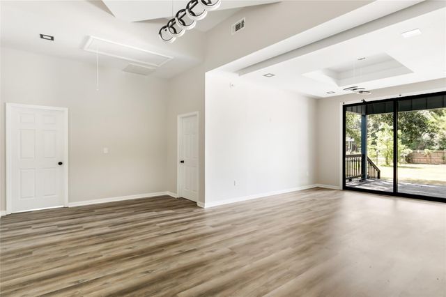 1031 County Road 3404, Cleveland, TX 77327