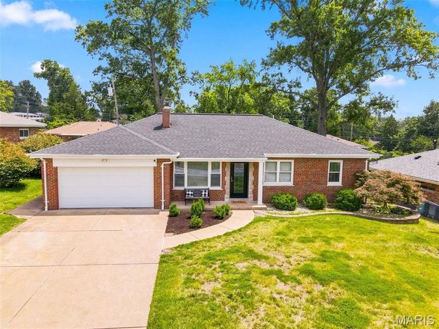 9944 Knollshire Drive, St Louis, MO 63123