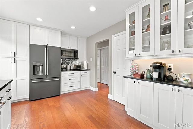 9944 Knollshire Drive, St Louis, MO 63123