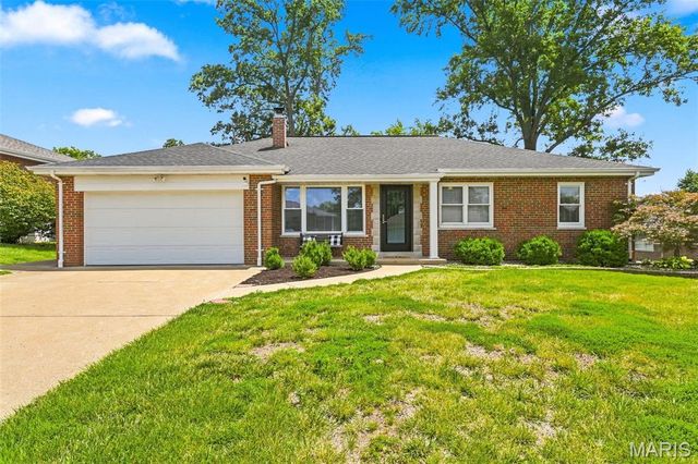 9944 Knollshire Drive, St Louis, MO 63123