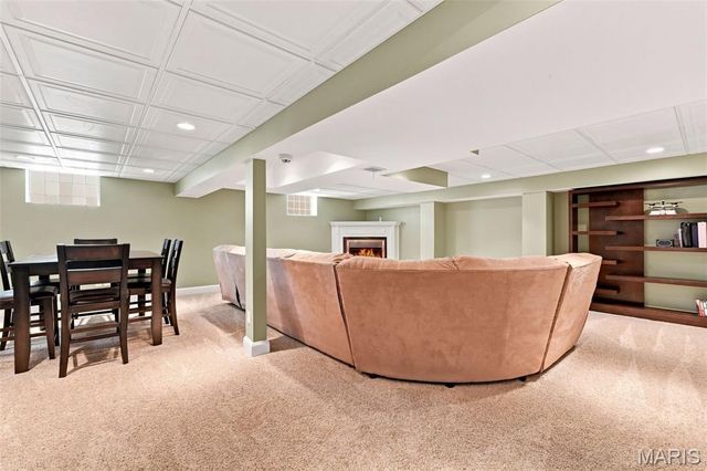 9944 Knollshire Drive, St Louis, MO 63123