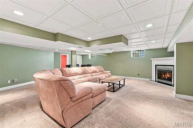 9944 Knollshire Drive, St Louis, MO 63123