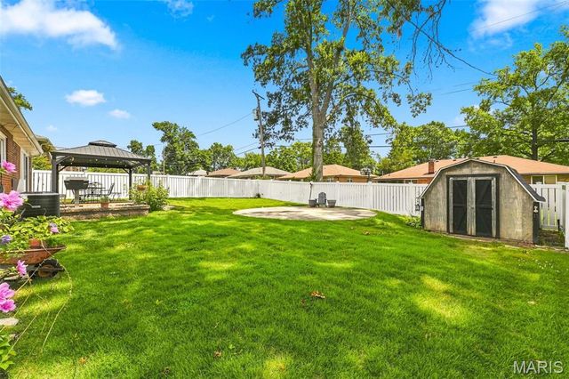9944 Knollshire Drive, St Louis, MO 63123